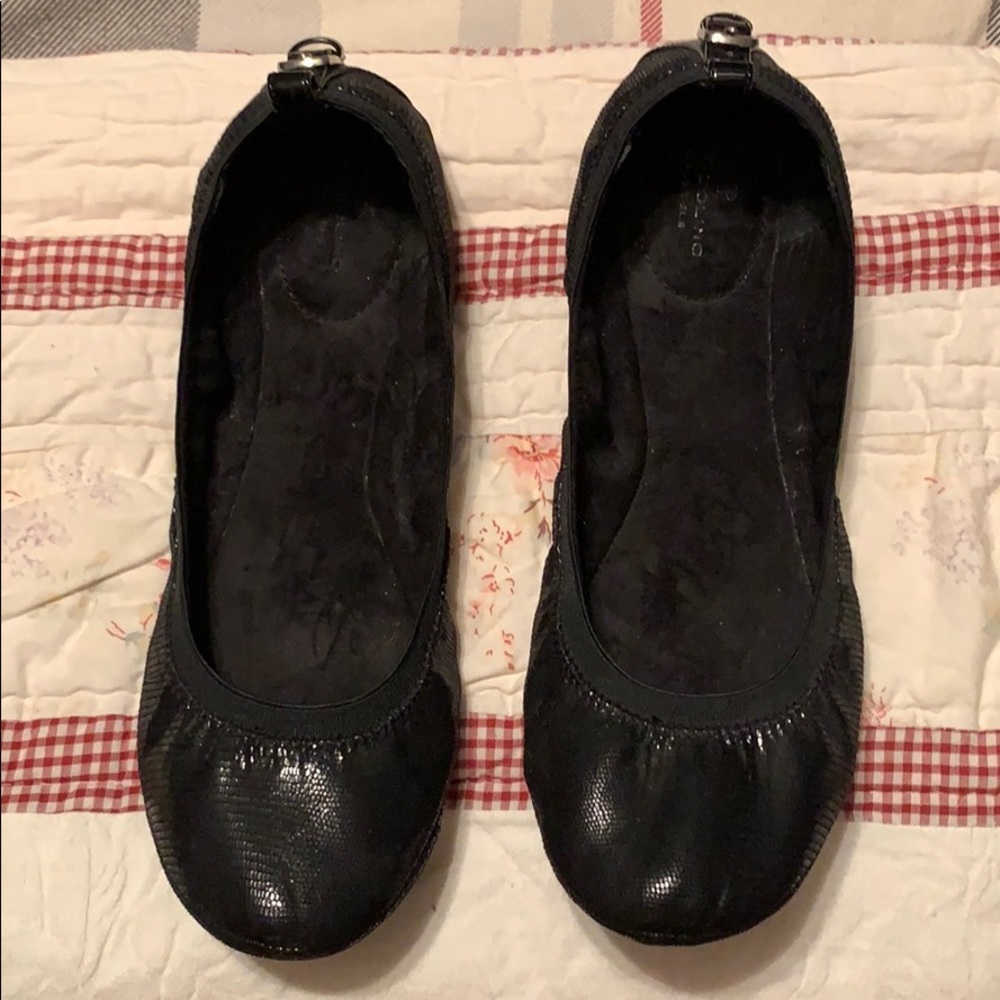 Bandolino Black Flats